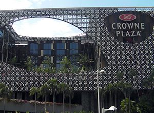 crown-plaza-hotel-facade-in-singapore