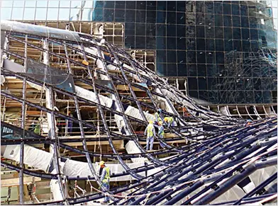 View of the void area. Steelwork, aluminium and glass installation