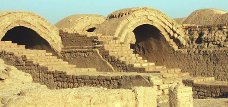 facade design of Egyptian mud-brick