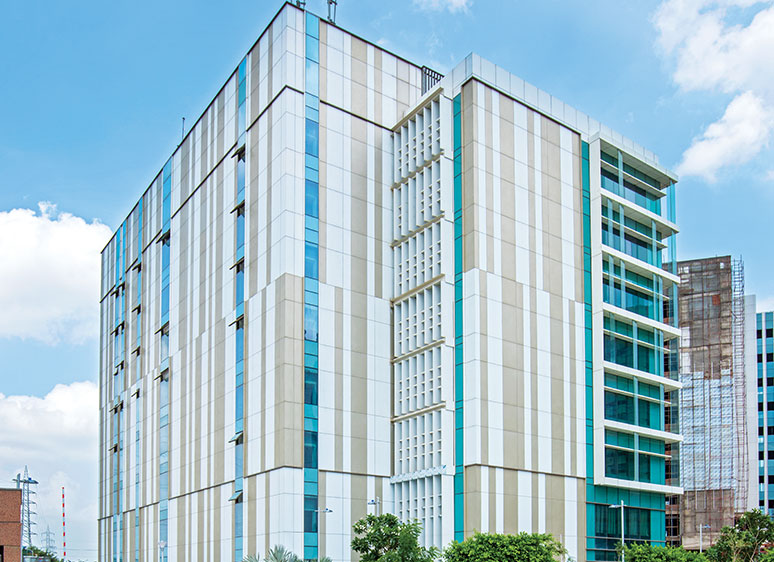 Application of cladding panels at Infosys Delhi project by Aludecor