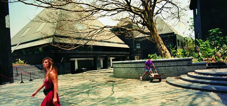 OSHO Commune, Pune by Hafeez Contractor