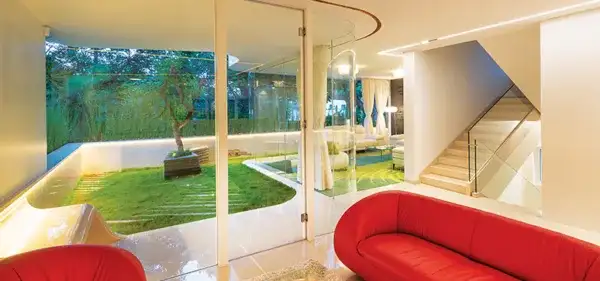 The Fragmented Arrangement of Individual Spaces created Breakout Spaces at each Level