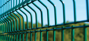 fencing coated with thermoplastic powder coatings