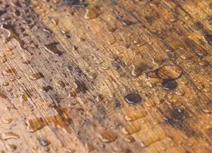 The product provides realistic look of wood for aluminium or steel project
