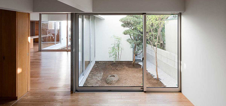 Mejiro Studio + Kozo Kadowaki / open garden terrace to enhance light and space quality