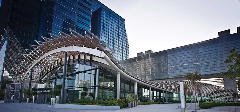 The Galleria Mall, abu Dhabi off ers a contemporary and relaxed consumer experience that could inspire residents and visitors with its sense of luxury and prestige