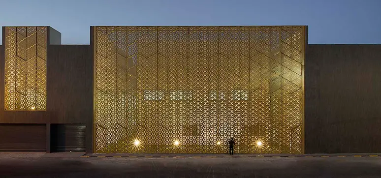 Ali Mohammed T. Al-Ghanim Clinic, Kuwait- climate architecture design