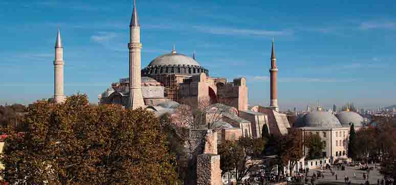 Façade of Hagia Sophia-Istambul