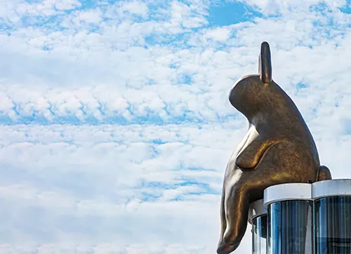 Tom Claassen’s Rabbit Sculpture sitting on top of Huafa Wuhan City Hub’s structure
