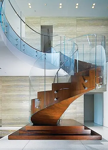 Bend laminate glasses used on a staircase
