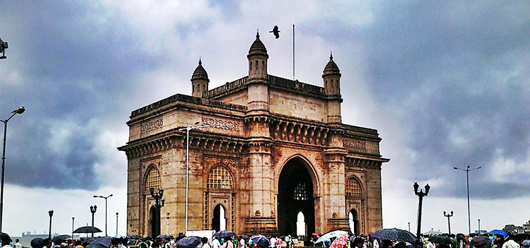 Crack in façade of Gateway of India awaits restoration