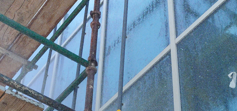 Performance testing of glazing systems for facades by static water penetration test
