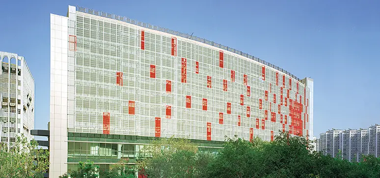 CR2 Mall – Nariman Point, Mumbai Façade with aluminium screen; expanded metal (aluminium) mesh