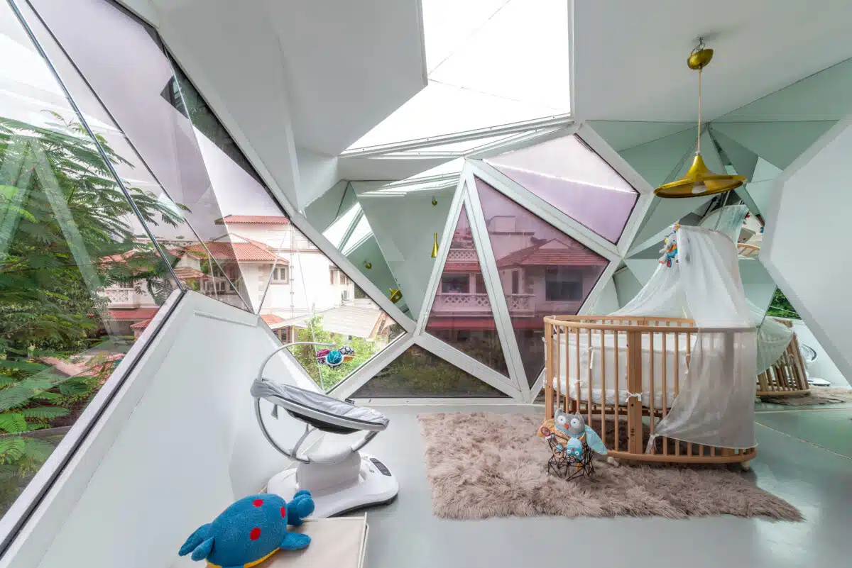 Symbiotic Parasite is not only a structural addition but also showcases the profound relationship between the extension and the existing residence.