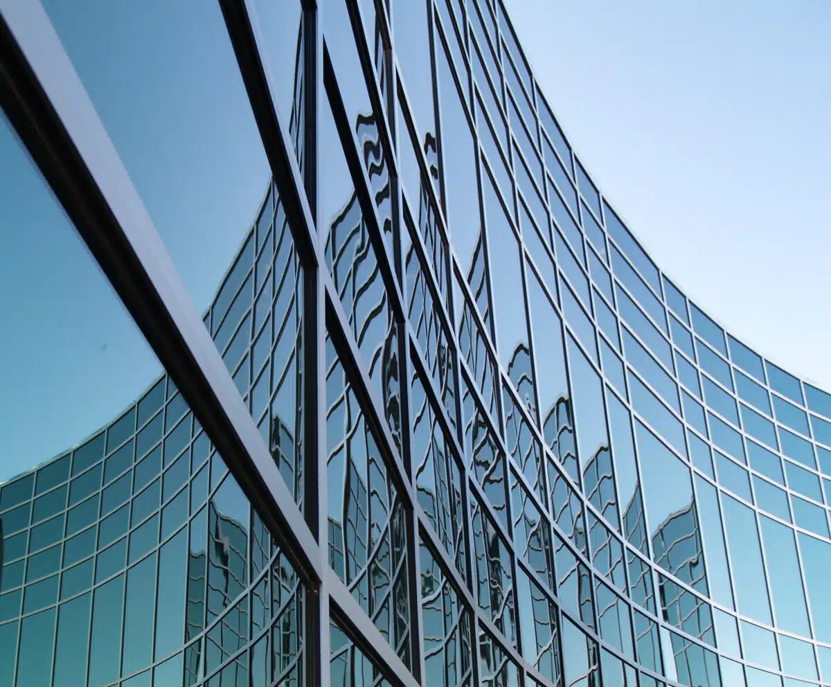Inhabit can assist clients with understanding the potential impacts of a curved façade and provide feedback on suitable parameters to control reflected heat concentrations