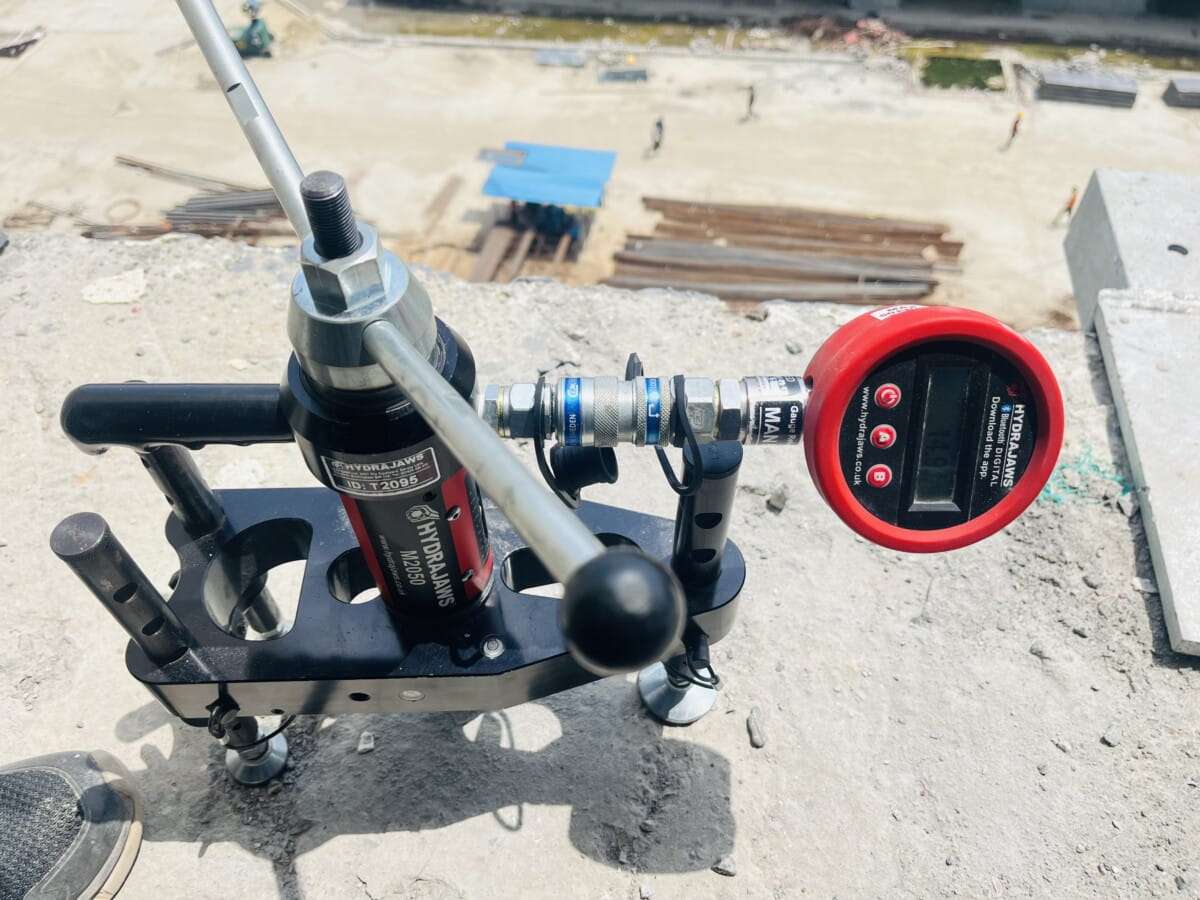 Pull-out test for fasteners