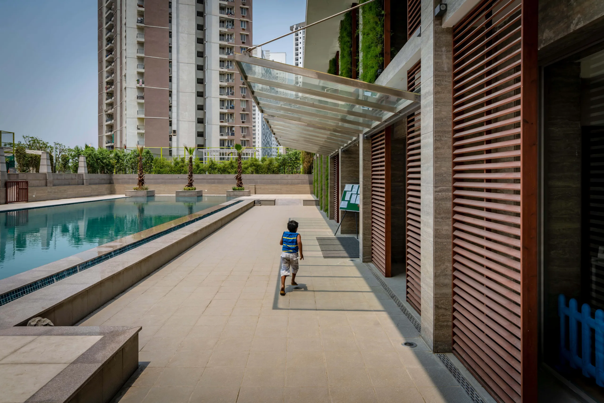 The façade connects users to the outdoors and casts a strong visual impression