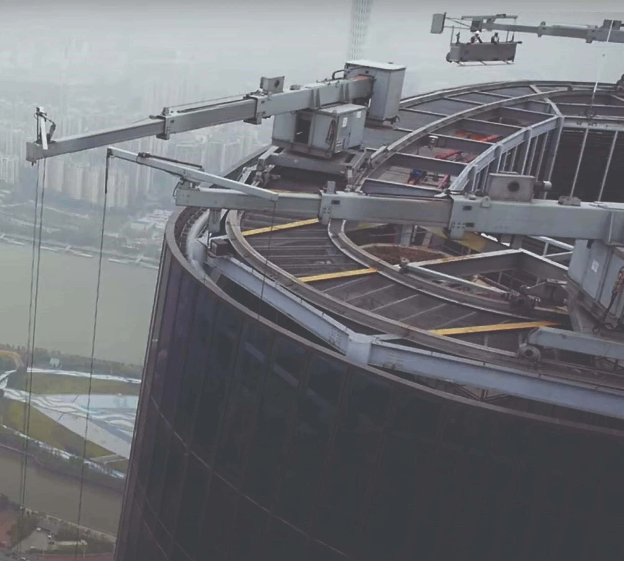 Multiple BMU’s on steel twin tracks on roof