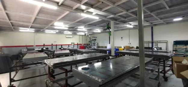 Manufacturers provide a wide variety of frame finishes, tints, and profiles to suit diverse design preferences