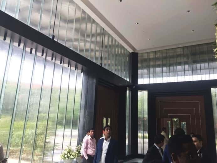 Creating a glass box with a jewel effect