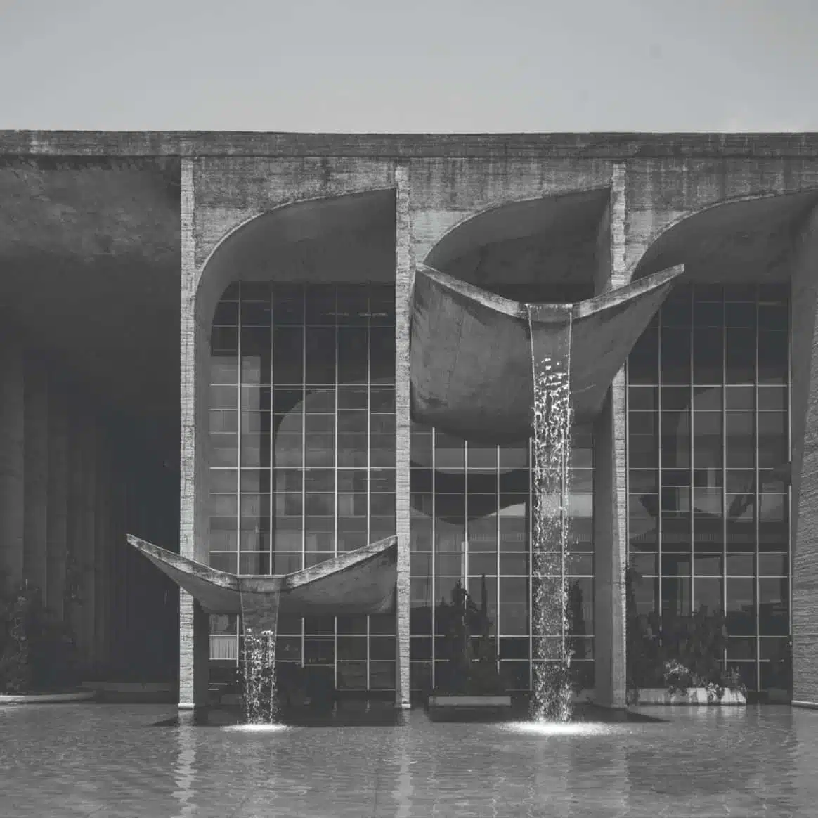 An honest façade does not conceal but reveals
