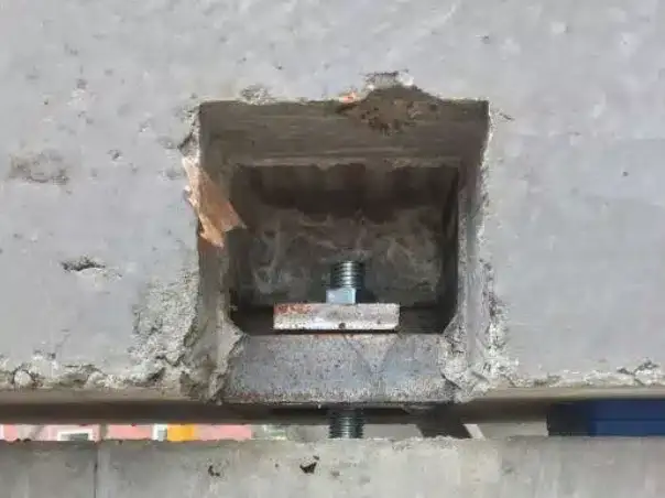 The mechanical joint at the base