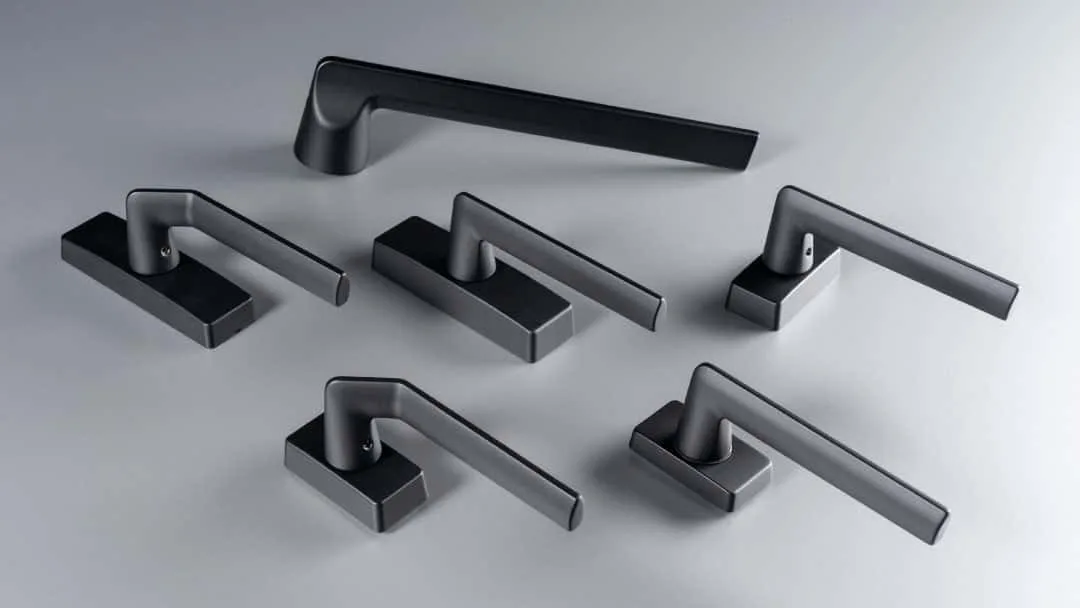 Available in both straight and offset versions, Lambda offers flexibility without compromising elegance