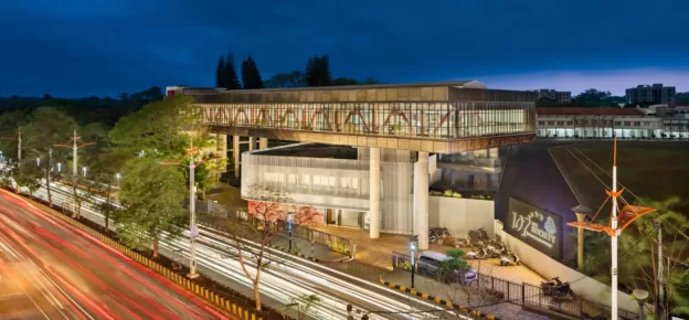 Hoverspace - Extension to KLE head office - Expanded mesh skin fronting an interstitial space