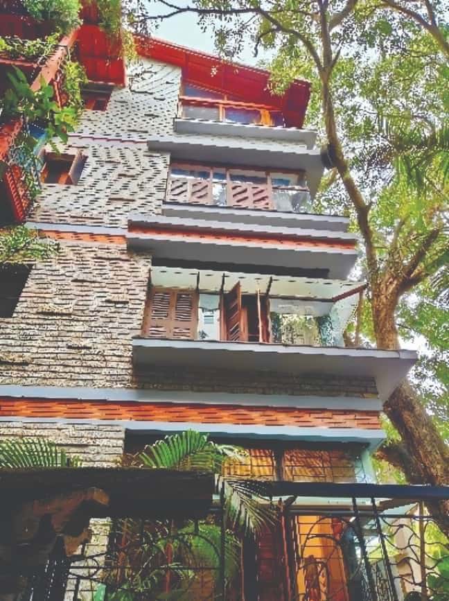 Laika Botique - fenestration detailing for shade and style