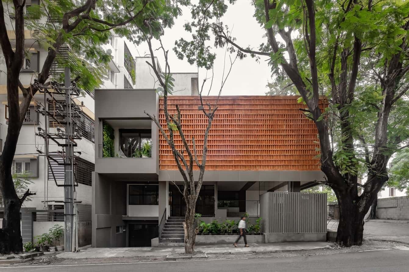 Designed to embrace seamless collaboration, the open-plan studio fosters a dynamic flow, where interaction between designers sparks innovation and fuels creativity