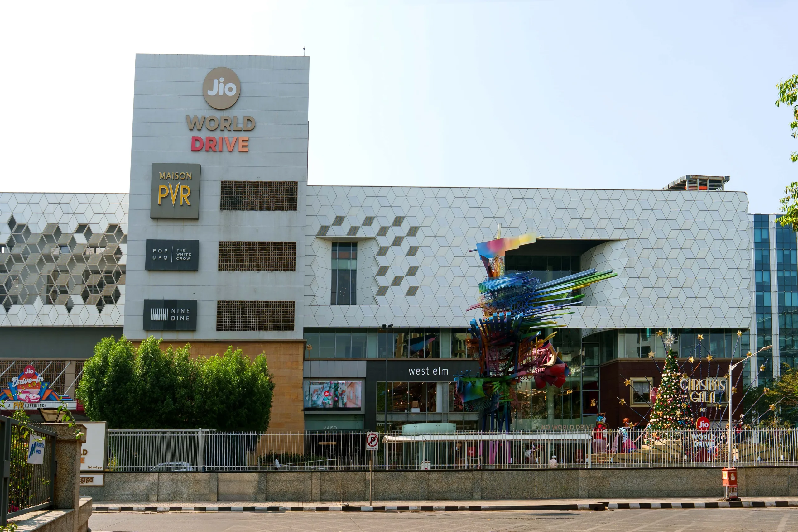 Jio World Drive Mall, Mumbai