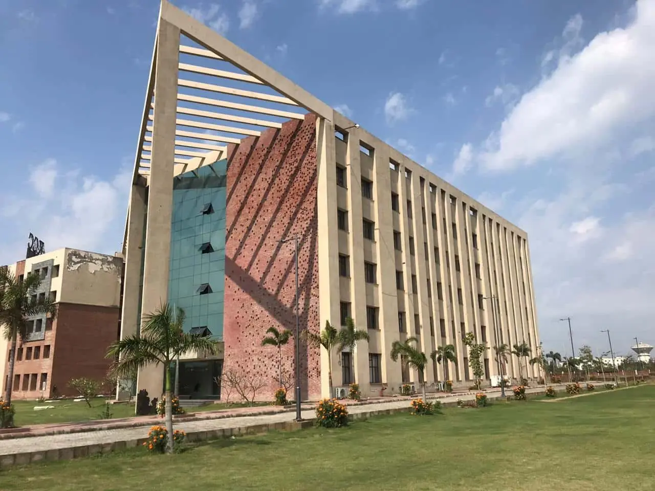 KCC Institute of Technology, Greater Noida (Image Credit – Vijay Gupta Architects)
