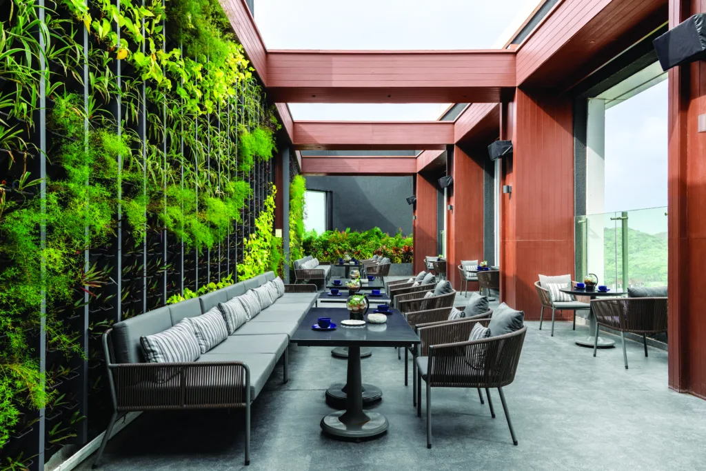 Nox, Mumbai, Replete with exposed bricks, subway lights and graffiti, exposed oxidised metal helps in creating an ambience of a chic industrial bar
